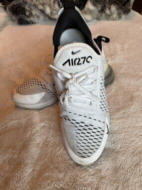 Nike Air Max 270 Women’s White/Black Low Top Lace-Up Athletic Sneakers
